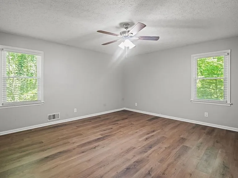 703 Navaho Ct — Photo 12