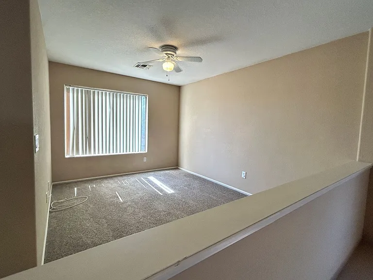 2109 N 109th Ave — Photo 15