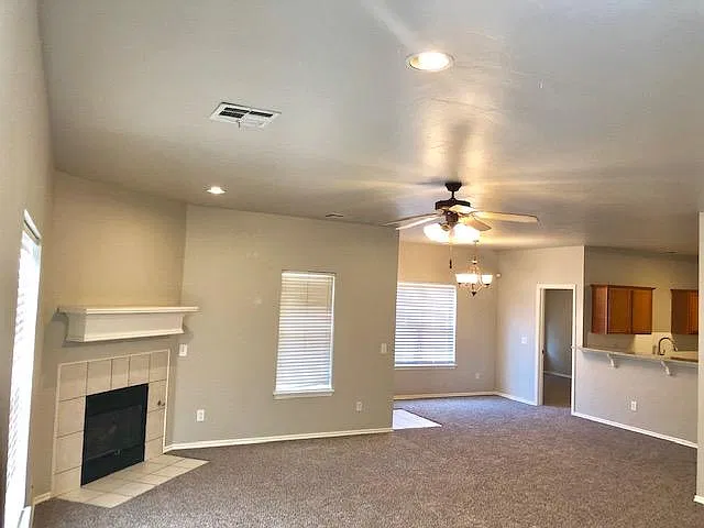 3 bed, 1555 sqft, $1,675 — Photo 2