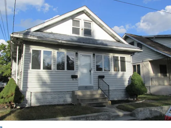 43 Walnut St, Westville, NJ 08093