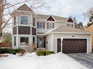 138 N Avon Rd, Elmhurst, IL 60126