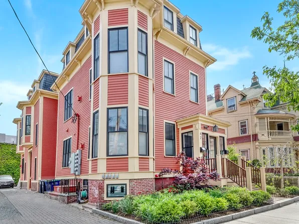 42 Bow St Unit 4, Somerville, MA 02143