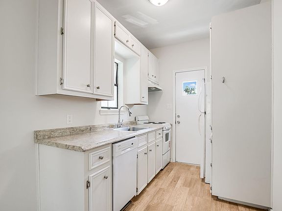 3rd image of 4401 Speedway APT 207