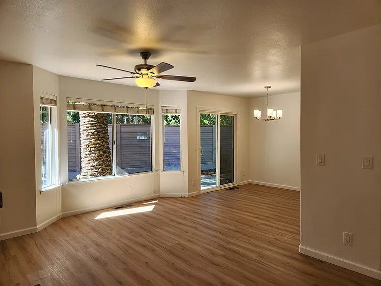 2179 Zinfandel Ave — Photo 11