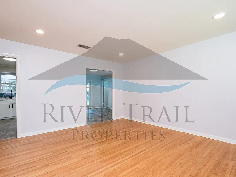 10202 Ronald Dr — Photo 6