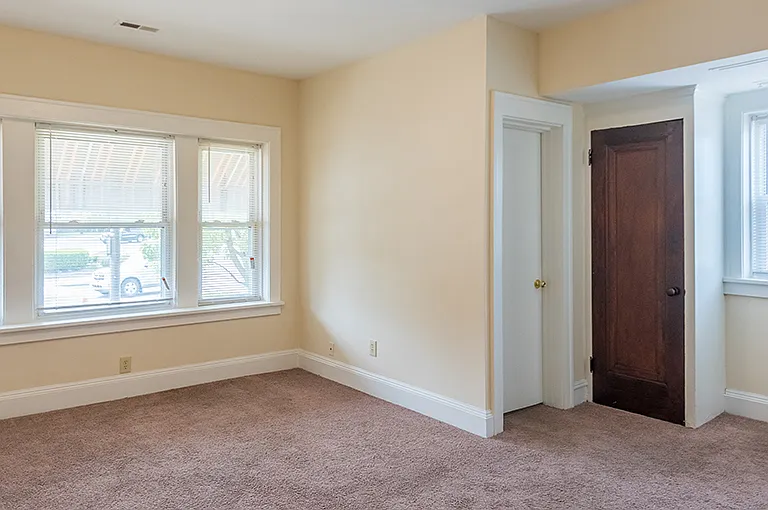 7006 Detroit 1 BR