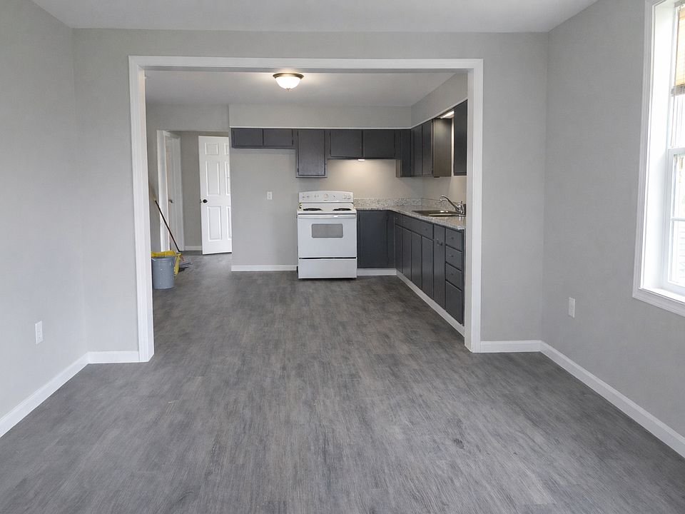 1st image of 430 Westwood Dr #2