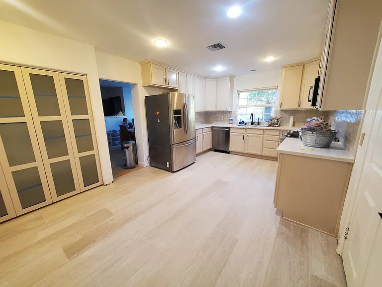 13230 Hesby St — Photo 12