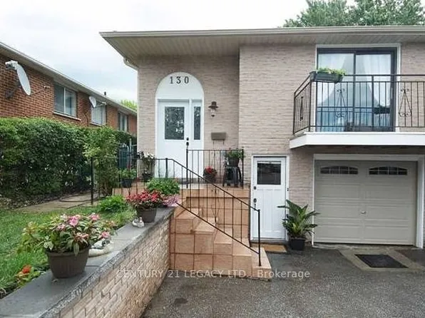 130 Surbray Grv S, Mississauga, ON L5B 2E1
