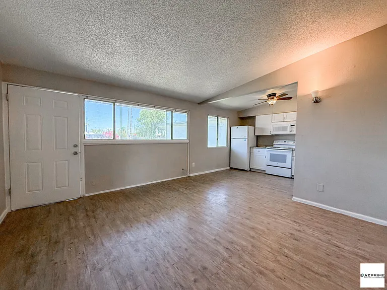 2139 W Devonshire Ave #3 — Photo 5