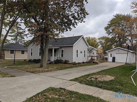 3rd image of 1056 Sheffield Ave