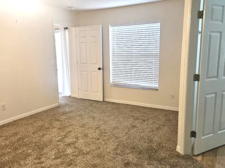 25173 Mercedes Dr — Photo 8