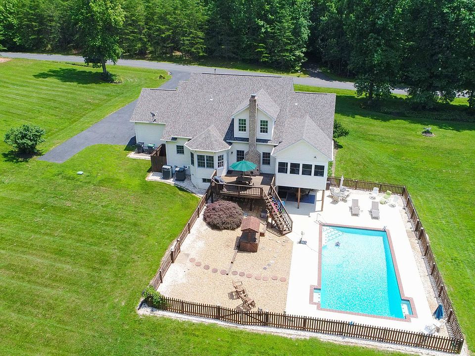 1st image of 127 Harwill Dr