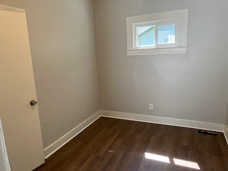 1763 W Gaulbert Ave — Photo 6