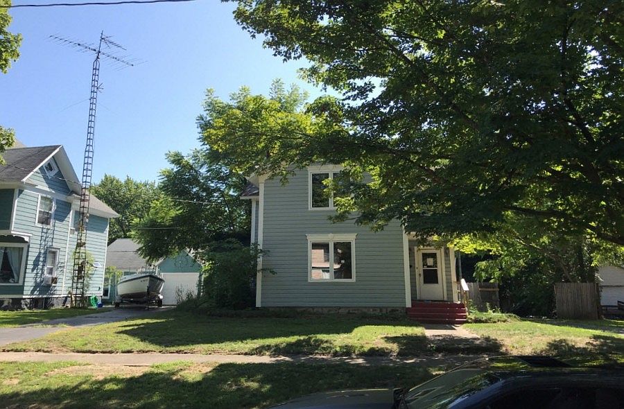 1st image of 106 Center St