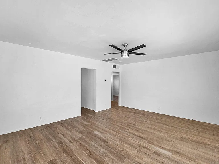 547 W San Juan Ave #B — Photo 12