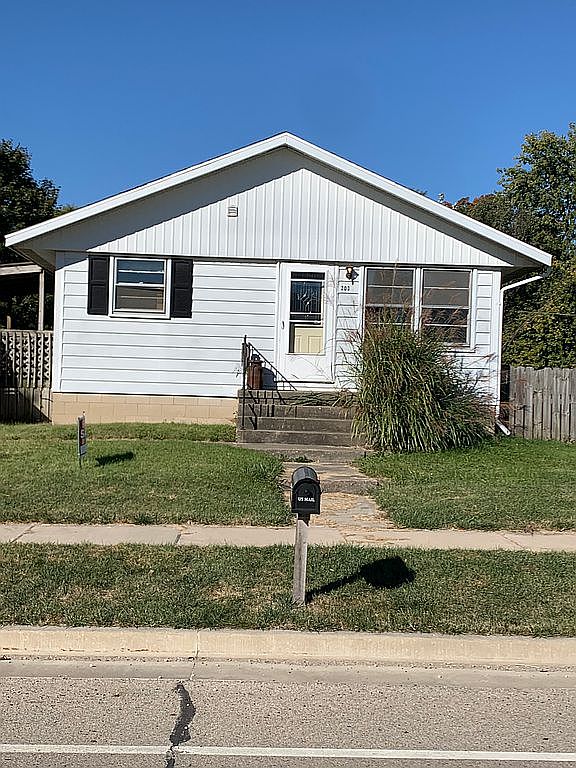 203 N 4th St, Dunlap, IL 61525 | Zillow