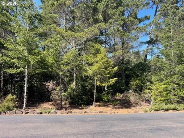 Wood Lake Way #400, Florence, OR 97439