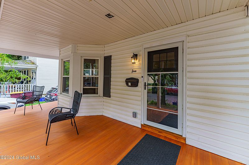 4th image of 5 Woodrow Court