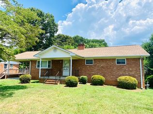 825 Hickory Chapel Rd, High Point, NC 27260