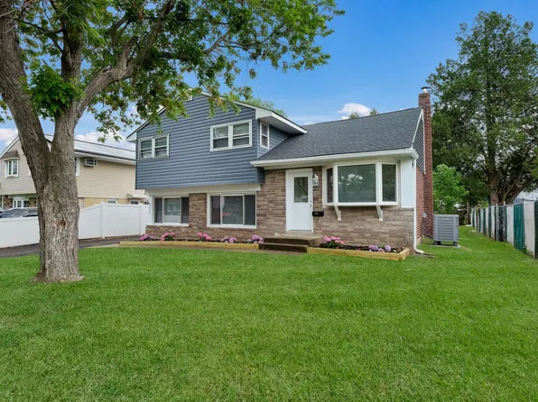 3004 Penn Valley Ave, Bristol, PA 19007