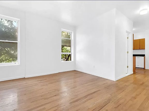 2nd image of 200 W 82nd St #5W