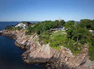 25 Smiths Point Rd, Manchester, MA 01944