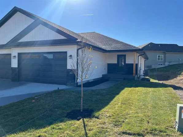 822 Prairie View Dr, West Branch, IA 52358