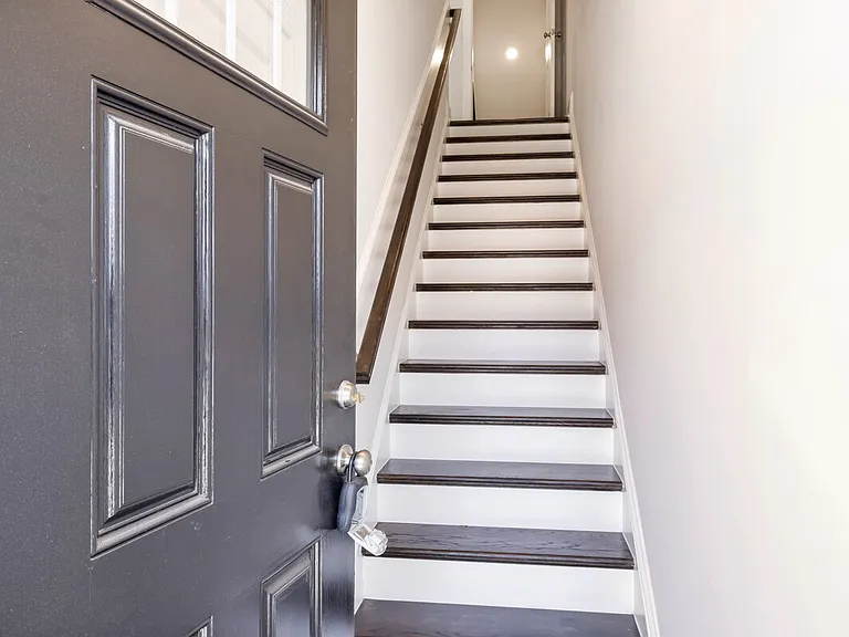 1105 Falling Rock Pl — Photo 4