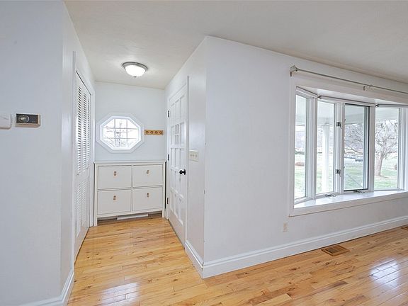 2nd image of 286 Hillcrest Dr