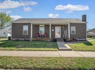 216 N Church St, Waterloo, IL 62298