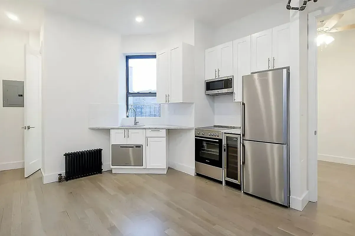 277 West 11th Street — Photo 1