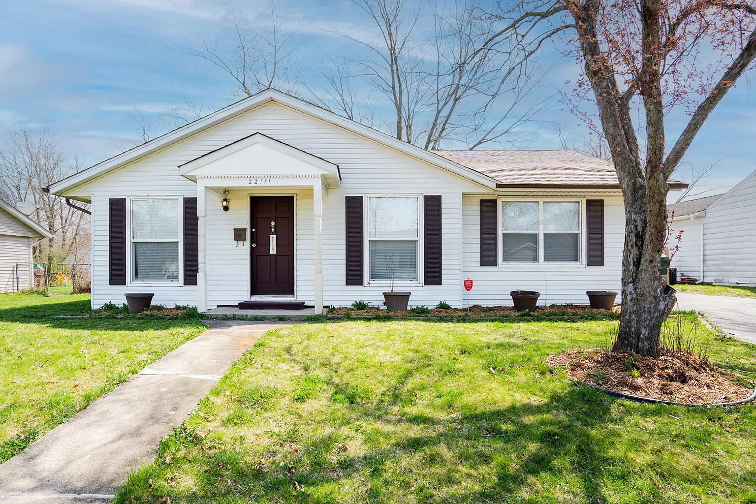 22111 E Churchill Dr photo 1