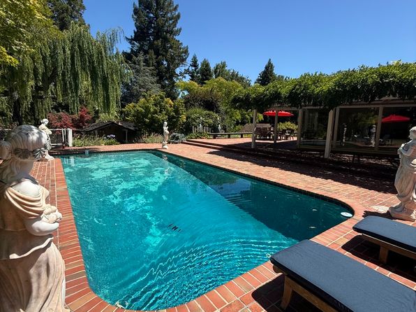 25567 Willow Pond Ln