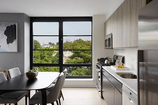 Rented by Aura Management | media 15