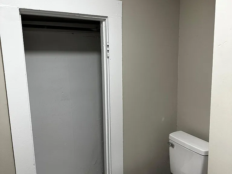 31 Franklin Ave — Photo 18
