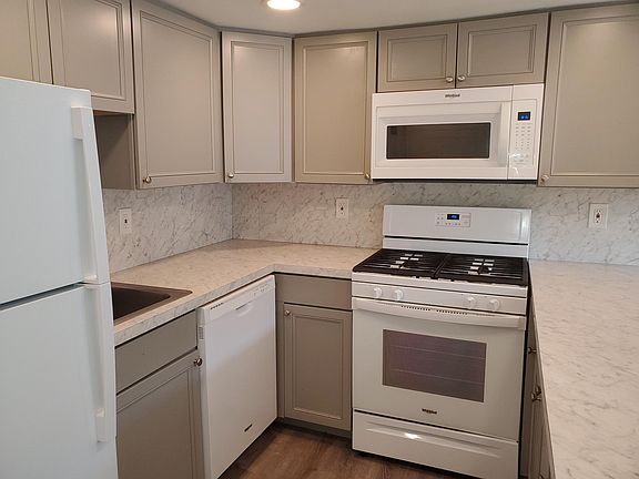 4th image of 61 Lafayette Ave APT 1