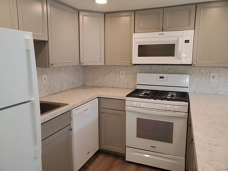61 Lafayette Ave #1 — Photo 4