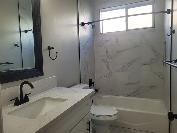 4th image of 2052 E Via Del Aqua Dr