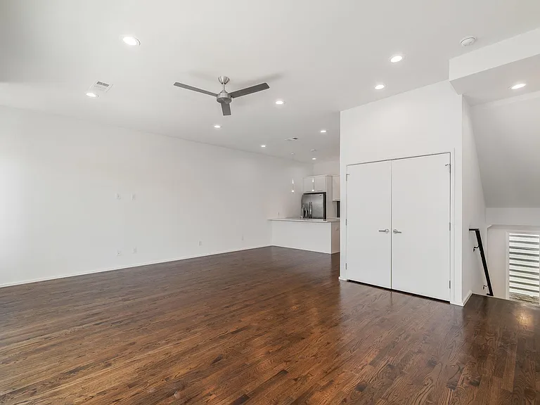 6059 La Vista Dr — Photo 8