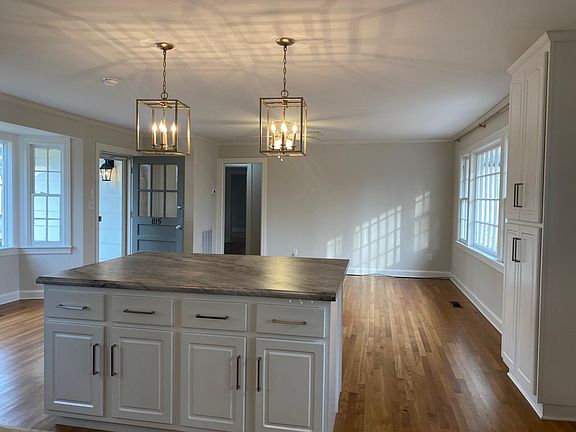 5th image of 815 Sunnyside Dr