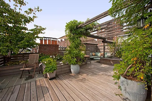 Sold by Town Residential | media 23