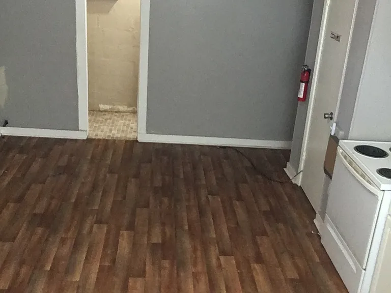 4 Marler St #B — Photo 3