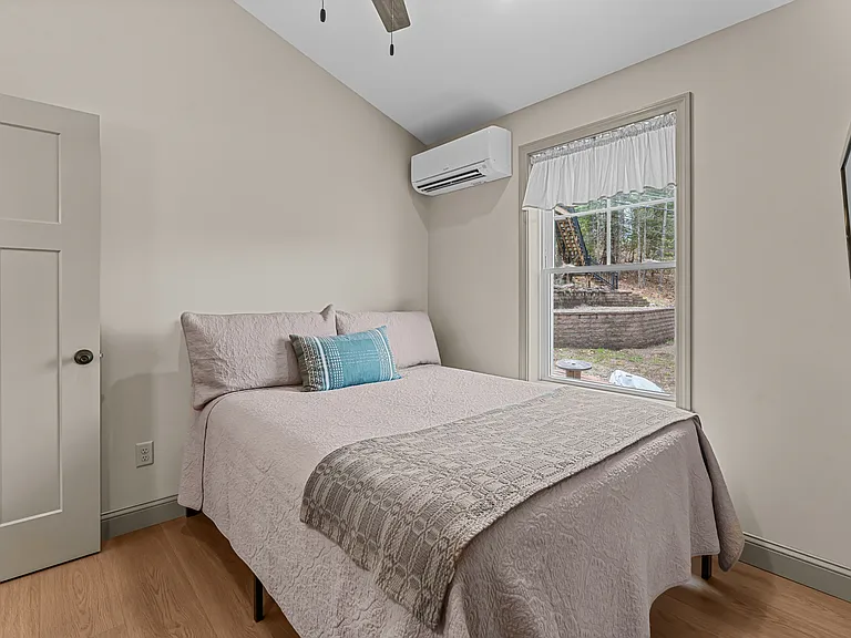 1296 W Shore Dr — Photo 6