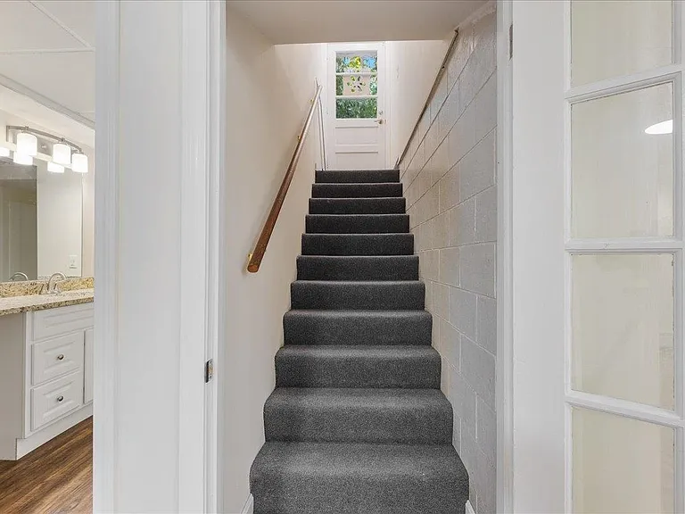 387 Main St #1 — Photo 17