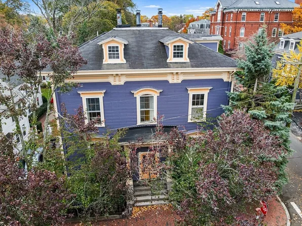 145 Federal St APT 3, Salem, MA 01970