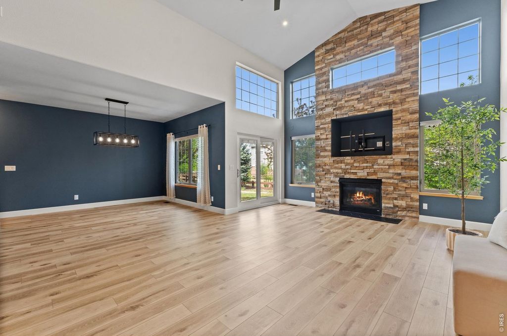 2036 Vineyard Ct
