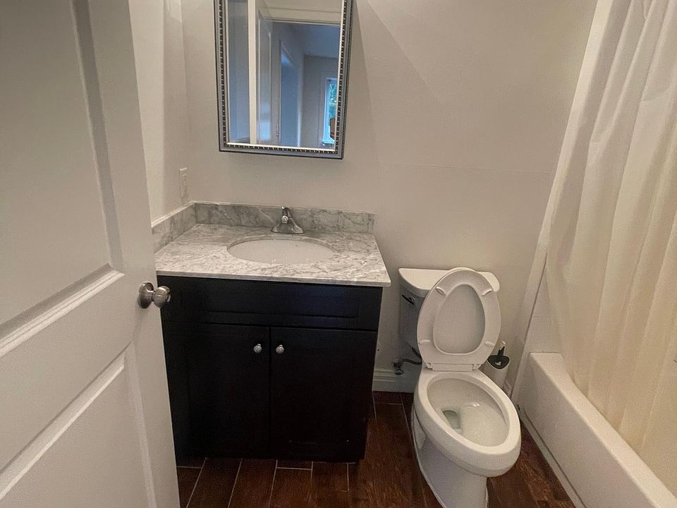 2nd image of 200 Columbia Ave #200