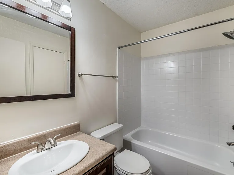 Argyle Place Apartment Homes — Photo 26