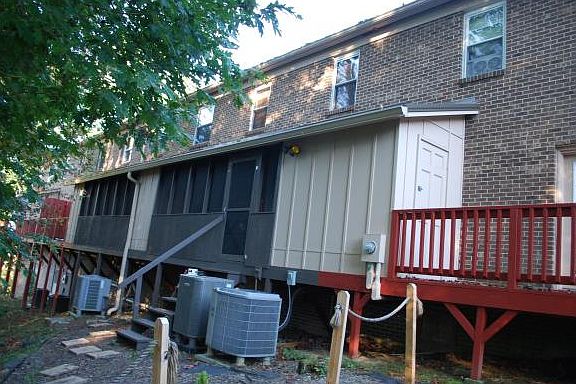 3rd image of 444 Woodland Ct SE #18